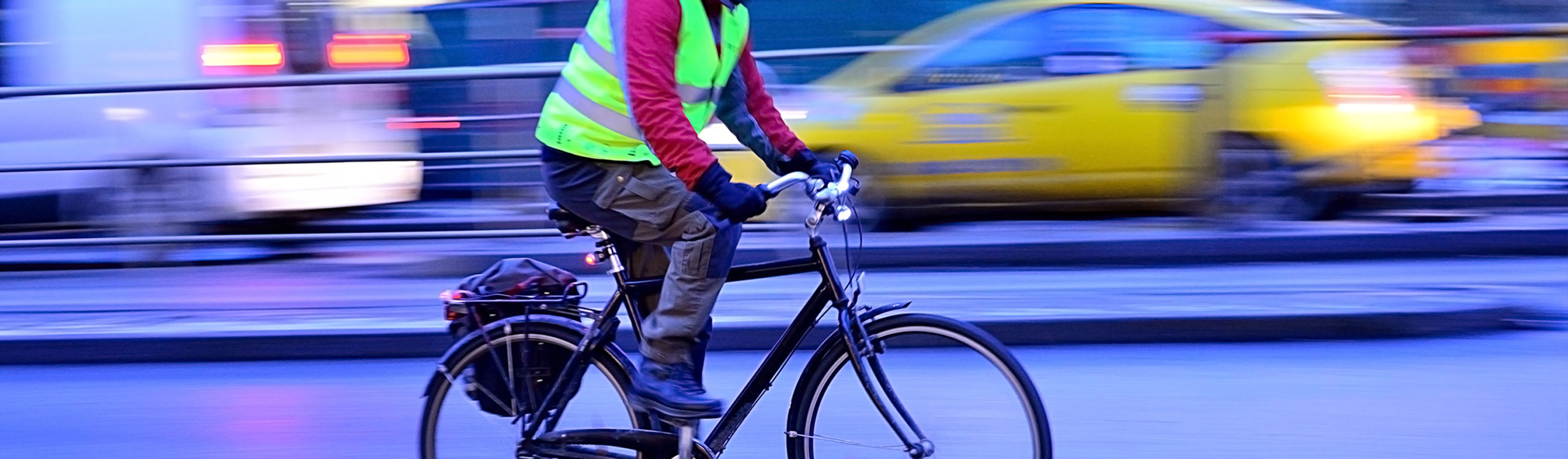Une campagne pour encourager le port du gilet de sécurité à vélo